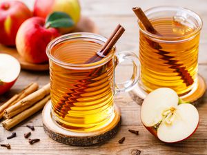 Simple hot spiced cider recipe