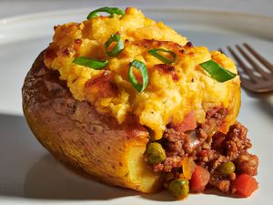 Cottage pie baked potatoes