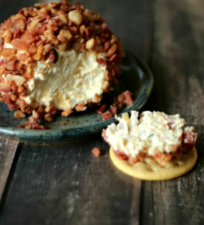 Bacon and Smoked Gouda Cheese Ball