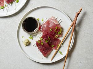 Tuna Sashimi With Daikon and Ginger