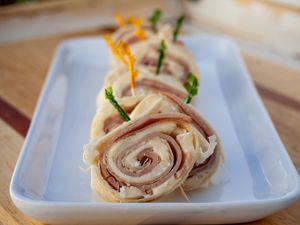 ham and brie pinwheel sandwiches