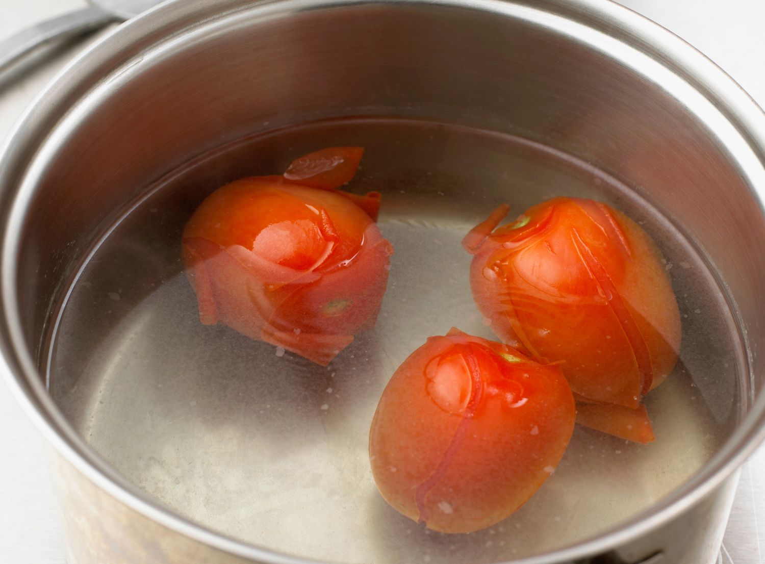 Blanching tomatoes