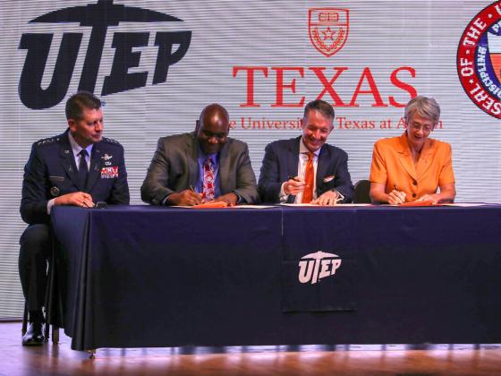 Gen. David D. Thompso, UTEP President Heather Wilson, UT Austin President Jay Hartzell and Archie Holmes Jr. sit at table 