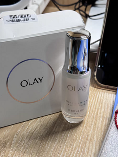 OLAY小白瓶精华，肌肤透亮秘籍✨，悄悄变美就靠它啦！😉