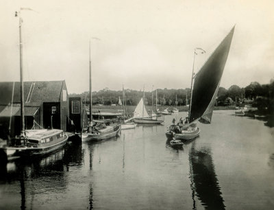 Sailing on the Norfolk Broads  