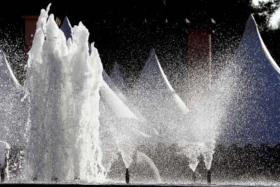 Back-lit fountain