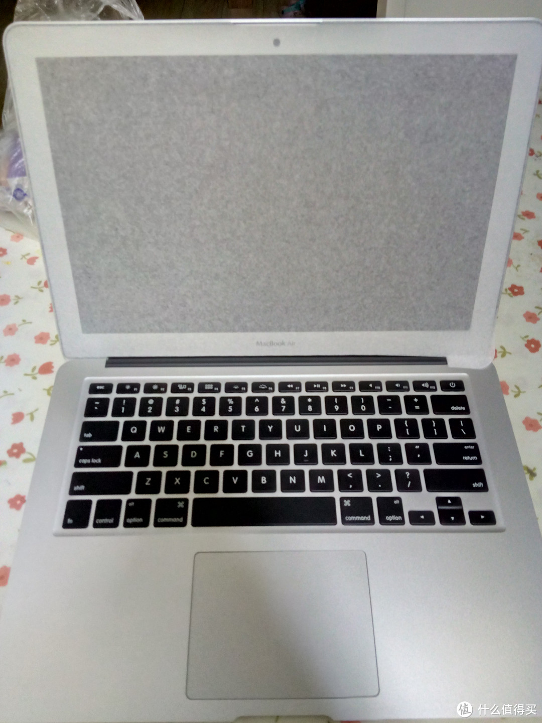 新款 Apple 苹果 MacBook Air MMGG2CH 笔记本电脑 曝晒