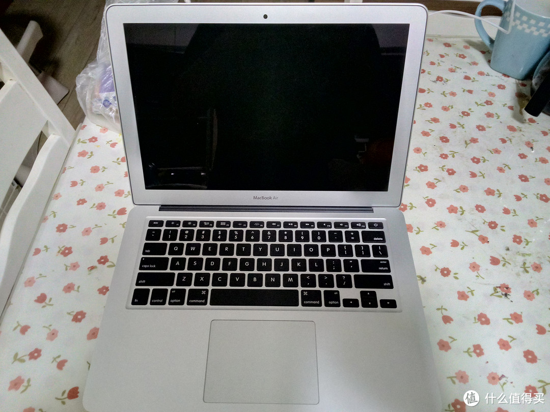 新款 Apple 苹果 MacBook Air MMGG2CH 笔记本电脑 曝晒