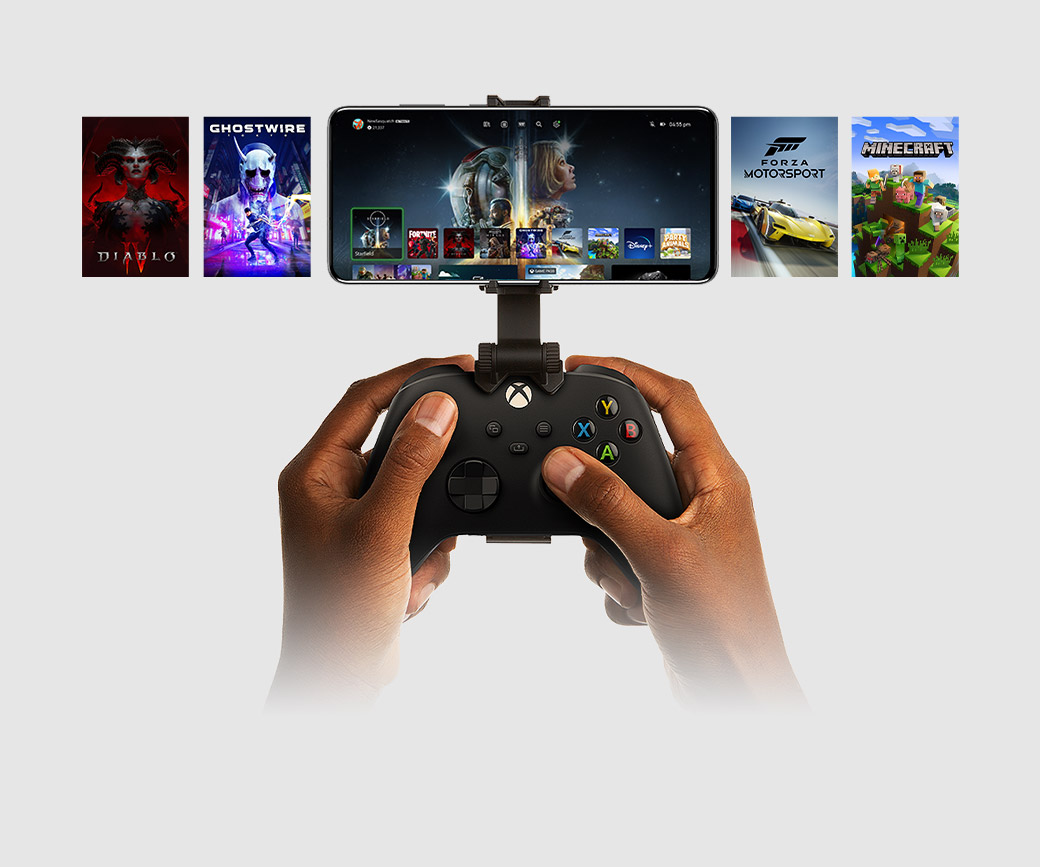 Μια κινητή συσκευή συνδεδεμένη σε ένα χειριστήριο Xbox, εμφανίζοντας μια επιλογή τίτλων για αναπαραγωγή.