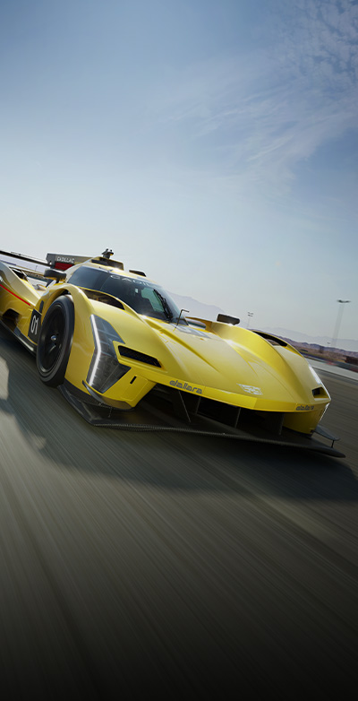 Forza Motorsport, żółty i niebieski samochód ścigające się na torze wyścigowym