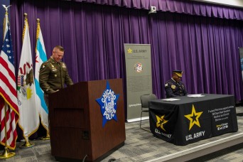 New partnership benefits Soldiers seeking a law enforcement career with Chicago Police