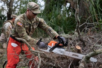 New York Guard Helps Floridians Recover from Hurricane