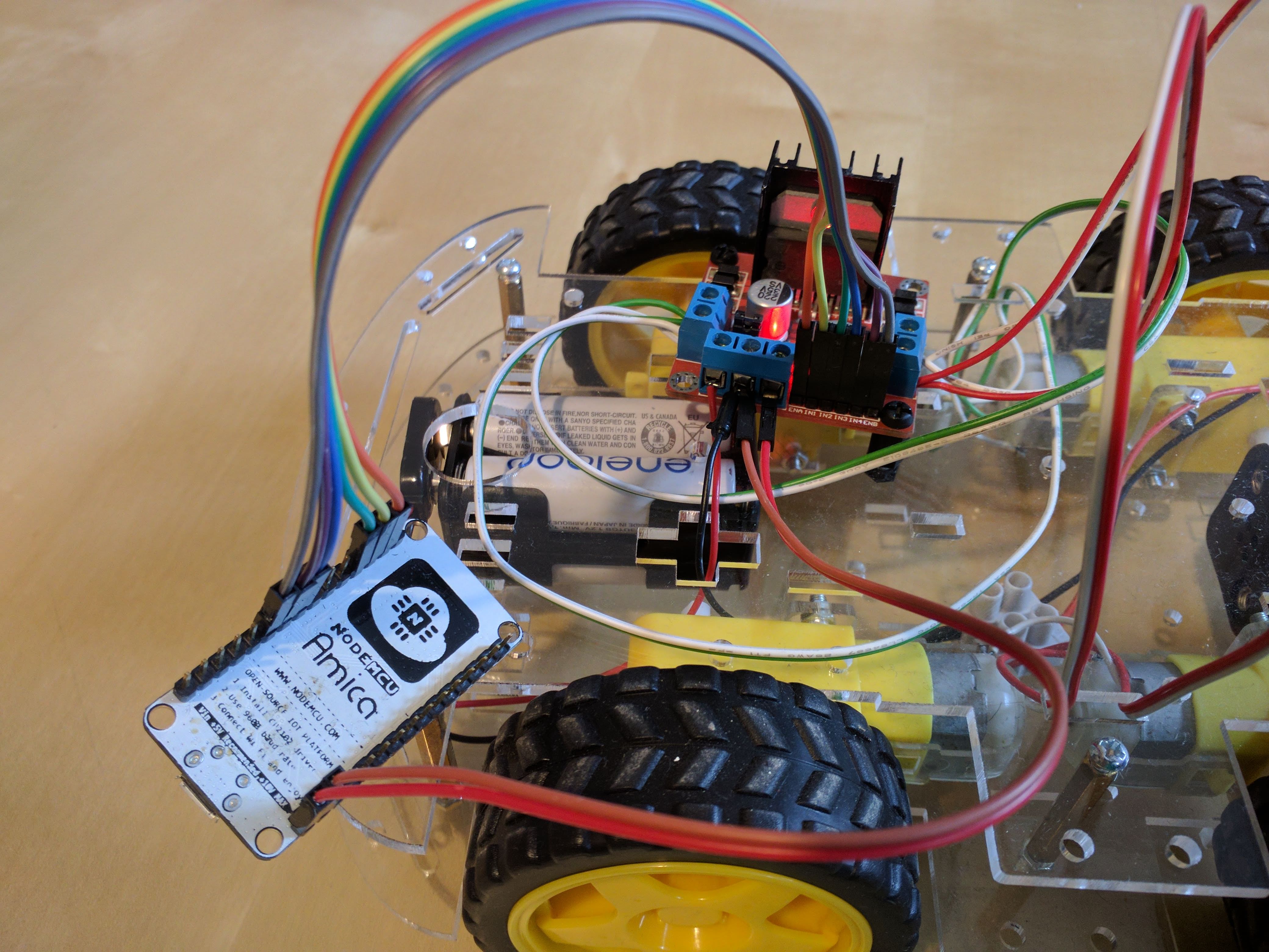 detail connections NodeMcu and L298N