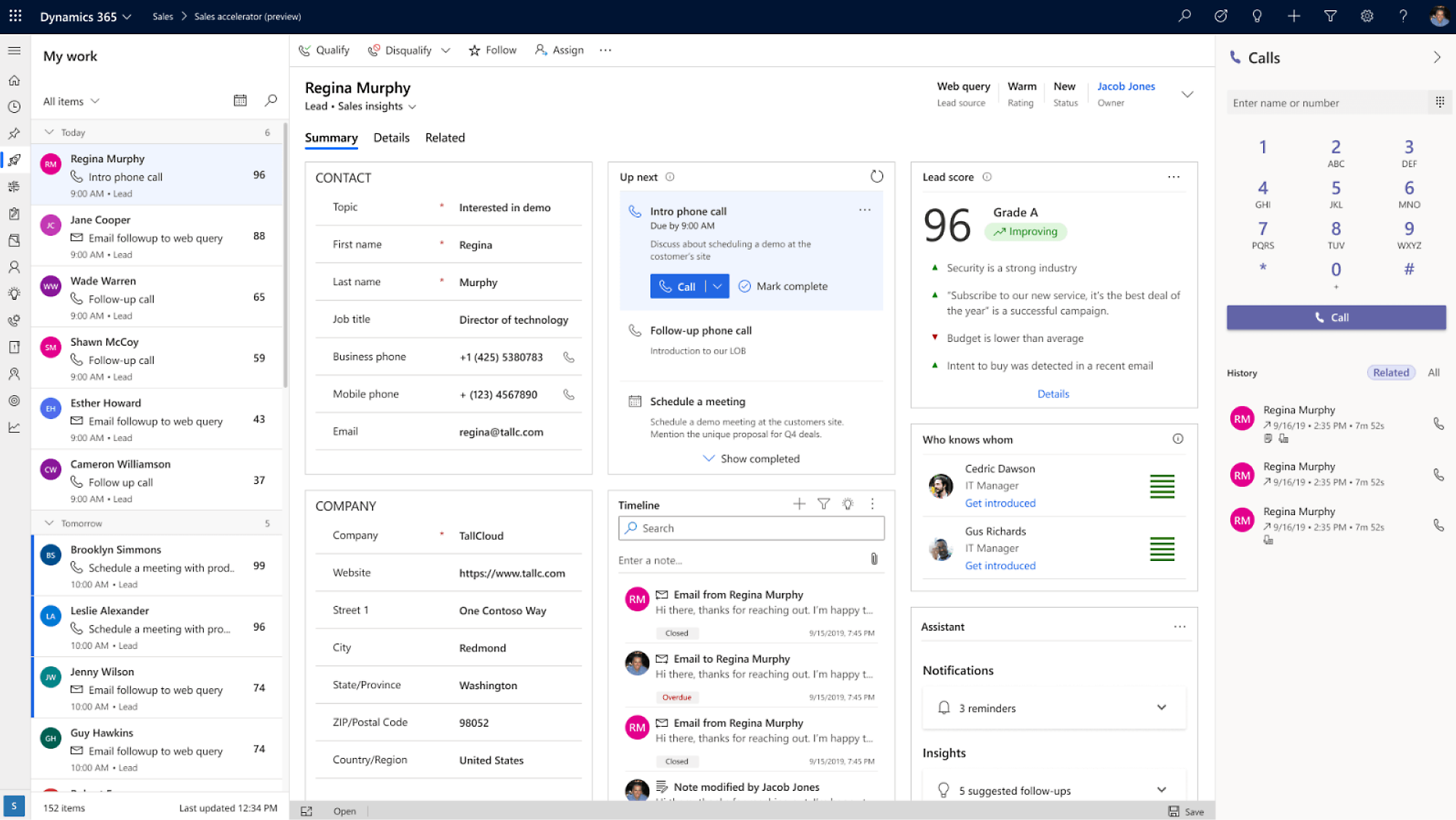 Captura de tela da interface do Dynamics 365 Commerce mostrando várias opções e recursos.