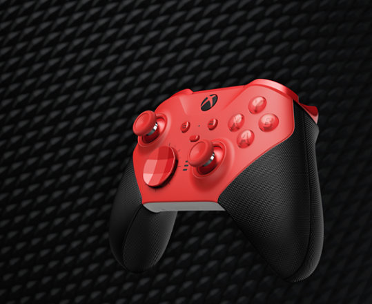 Kontroler bezprzewodowy Xbox Elite Series 2 — Core (Red) widziany z prawej strony od przodu