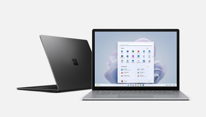 Een platina 15 inch Surface Laptop 5 naast een zwarte 13 inch Surface Laptop 5.