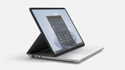 Een Surface Laptop Studio 2 voor bedrijven in podiummodus.