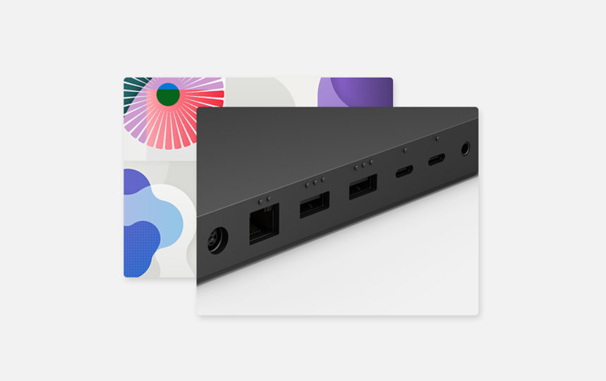 Primer plano de los puertos traseros e indicadores táctiles acolchados en Adaptador Surface Thunderbolt™ 4 para empresas.