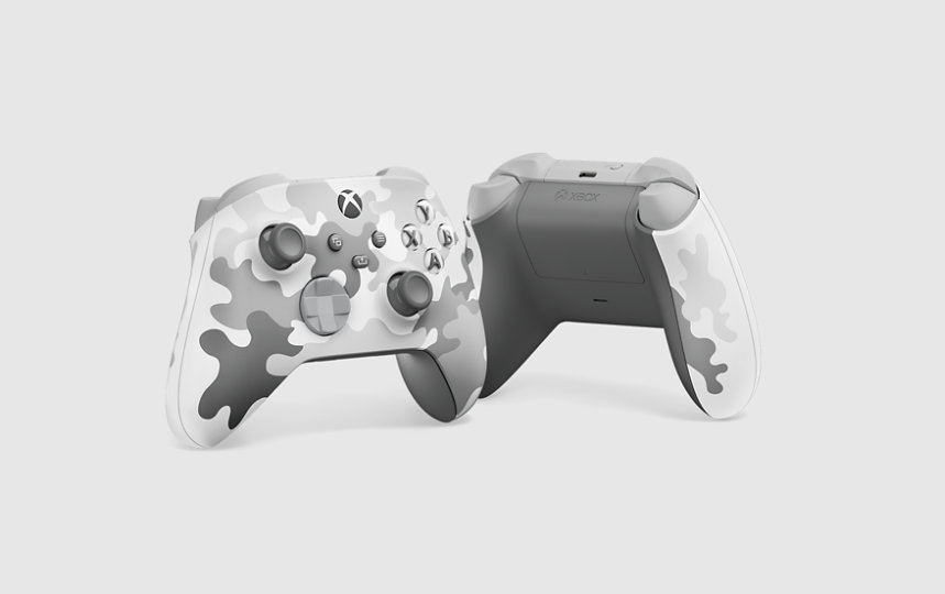 Vues avant et arrière de la manette sans fil Xbox – Édition spéciale Camouflage arctique.