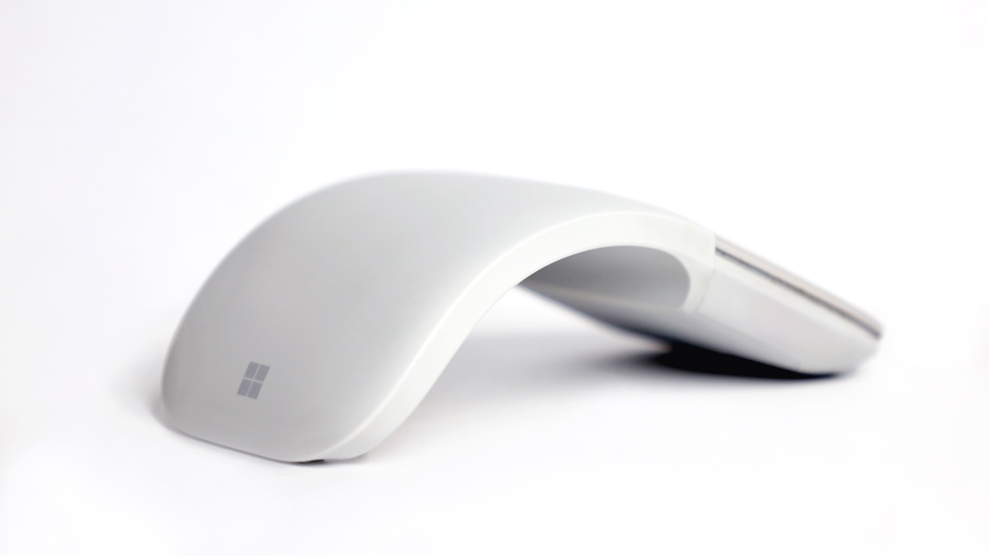 White Windows mouse with Windows logo