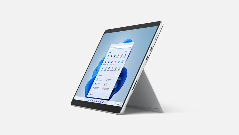 Surface Pro 8 i tablettilstand på støttefod.