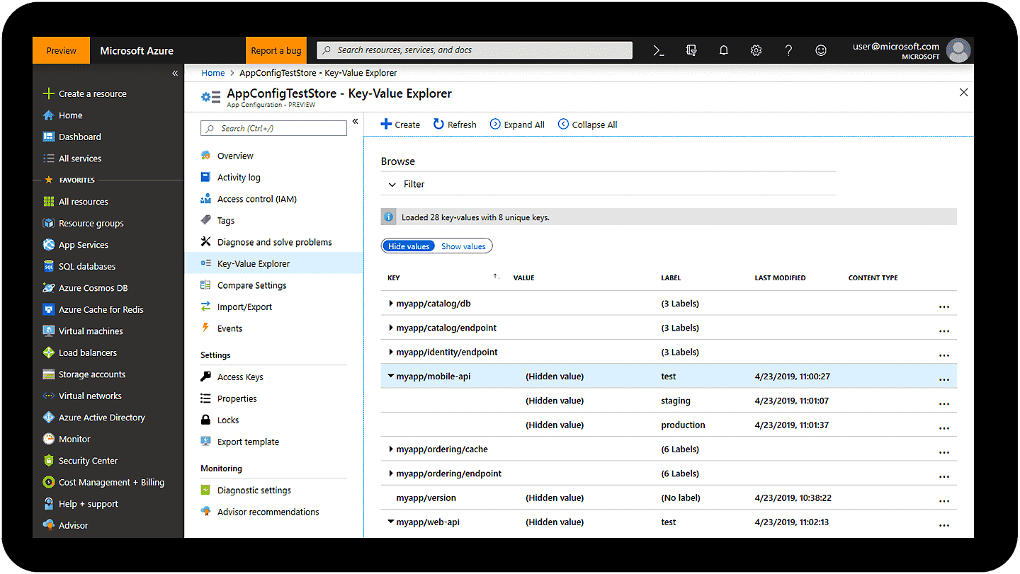 Een gebruiker bekijkt een belangrijke explorer met Azure App Configuration.