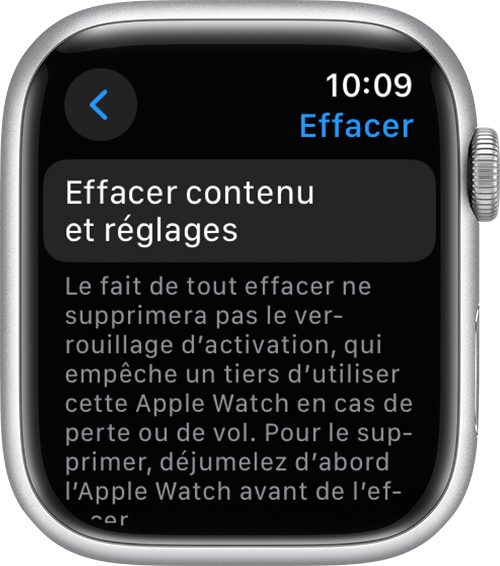 Une Apple Watch affichant l’option Effacer contenu et réglages