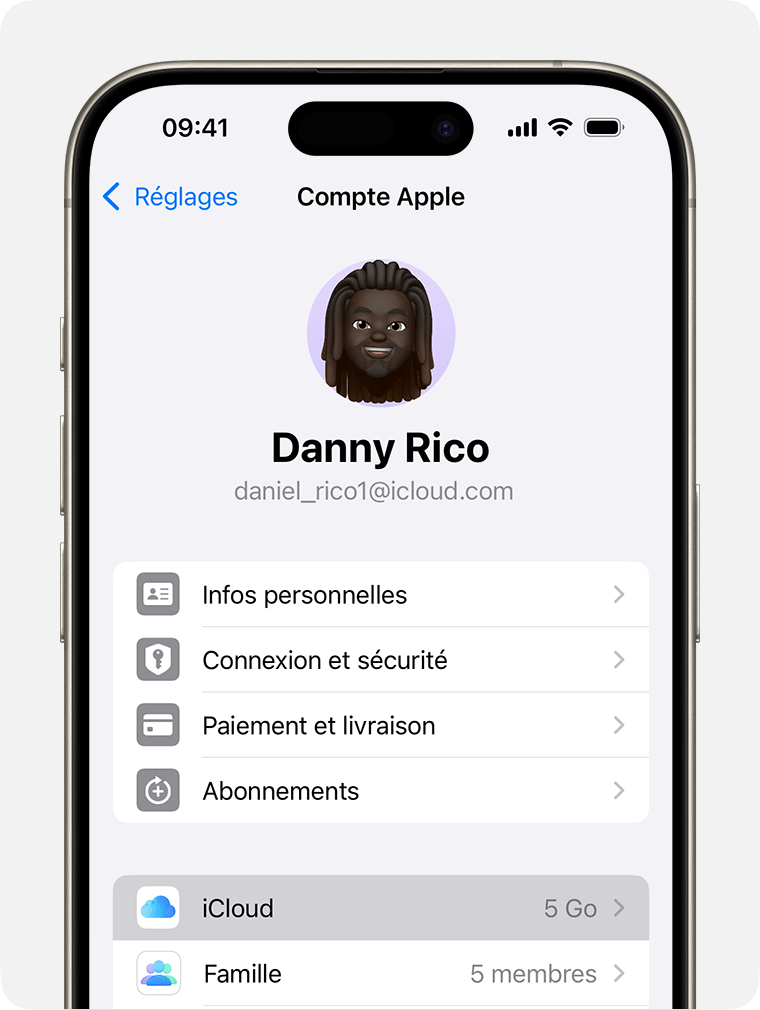 iPhone affichant iCloud comme option sélectionnée dans Réglages
