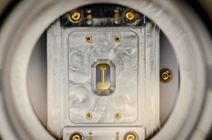 Figure 2. A close-up of an ion trap mounted inside an IonQ QPU