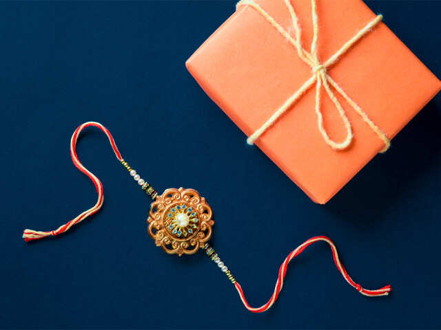 Last Minute Raksha Bandhan Gifts To Spoil Your Sister