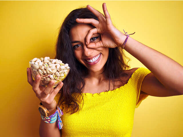 5 Reasons Why Indian Women Should Add Pistachios To Their Daily Diet