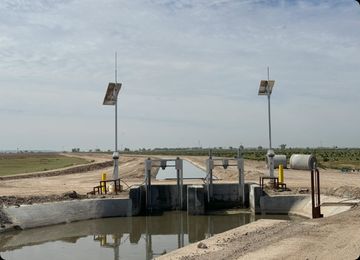 Image depicting a dam in an artificial river.