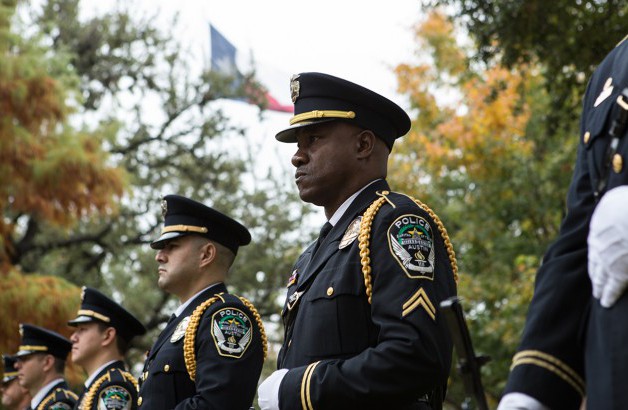 Photo of soldiers in a line