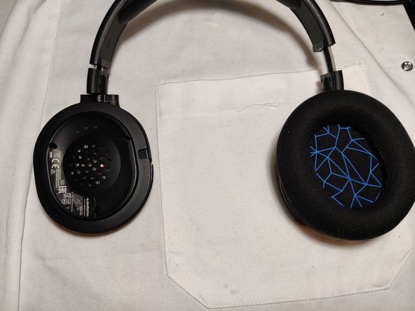 SteelSeries Arctis 1/7 micro USB port Replaced with USB C port, Take off the ear pads: step 1, image 1 of 1