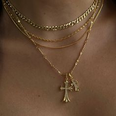 Double Cross Me Necklace– EVRYJEWELS Jewel Necklace, Jewelry Accessories Ideas, Stacked Jewelry, Jewelry Lookbook, Girly Jewelry, Jewelry Inspo, Dream Jewelry, Necklace Sizes, Dainty Necklace