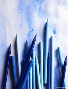 blue crayons are lined up on the cover of a book that reads garnet hill