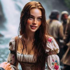 Auburn Hair Character Inspiration, Dr Claims, Bridge Kingdom, Elain Archeron, Creaturi Mitice, Book Costumes, Female Character Inspiration, Get Money, Portrait Girl