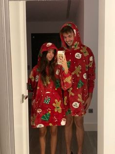 40+ Best & Cute Matching Pajamas For Couples To Get Those Holiday Couple Pictures | Aesthetic Matching Christmas Couple Outfits Boyfriend Christmas Gift Ideas Aesthetic, Couple Ideas Christmas, Christmas Aesthetic Couple Goals, Cute Date Ideas Christmas, Couple Goal Christmas Pictures, Couple Christmas Things To Do, Matching Couple Christmas Outfits, Xmas Couple Aesthetic, Date Ideas For Christmas Time