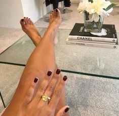 Red Nail Varnish, Red Nail Polish, Classy Acrylic Nails, Manicure Y Pedicure, Dipped Nails, Classy Nails, Pretty Acrylic Nails