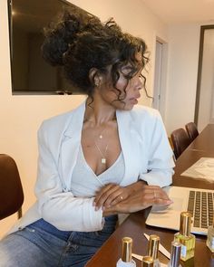 School Marketing, Career Girl Daily, Everyday Habits, Career Girl, Support Black Business, Multiple Streams Of Income, Paying Bills, Money Transfer, Black Business