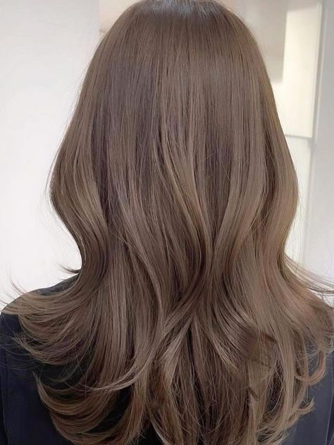 Korean ash brown color for layered medium length hair Balayage, Matte Brown Hair Color, Milky Ash Brown Hair, Hair Colour Ideas Asian, Haircolor Ideas For 2023 Brown, Hair Colour For Brown Hair, Mousy Brown Hair Natural, Soft Brown Hair Color Natural, Milktea Brown Hair Color With Highlights