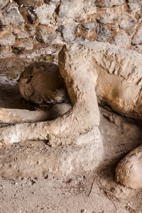 29+ Things to Do in Pompeii, Italy (2024 Ultimate Travel Guide) Ruins, Pompeii Aesthetic, Pompeii Eruption, Pompeii Bodies, Ancient Pompeii, Italy Tour, Dream Holidays, Pompeii Ruins, Pompeii Italy