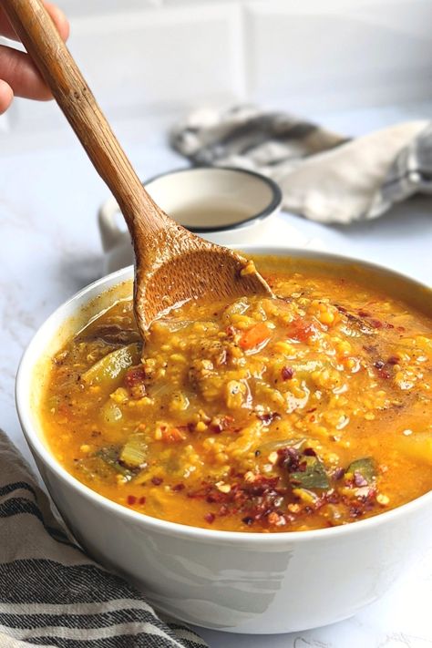 Ayurvedic Kitchari Recipe with Coconut Milk - The Herbeevore Essen, Ayurvedic Soup Recipes, Medicinal Food Recipes, Vata Balancing Recipes, Ayurvedic Recipes Kapha, Vata Dosha Diet, Ayurvedic Kitchari, Ayurvedic Meals, Aryuvedic Recipes