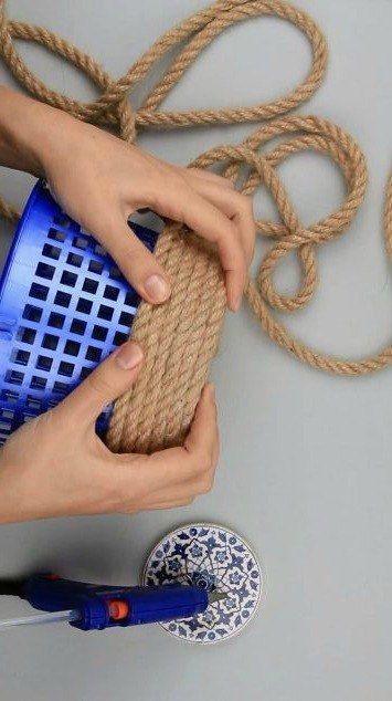 How To Decorate A Basket, Diy Para A Casa, Diy Rope Basket, Eco Decor, Basket Uses, Rope Crafts Diy, Summer Decorating Ideas, Diy Basket, Rope Crafts