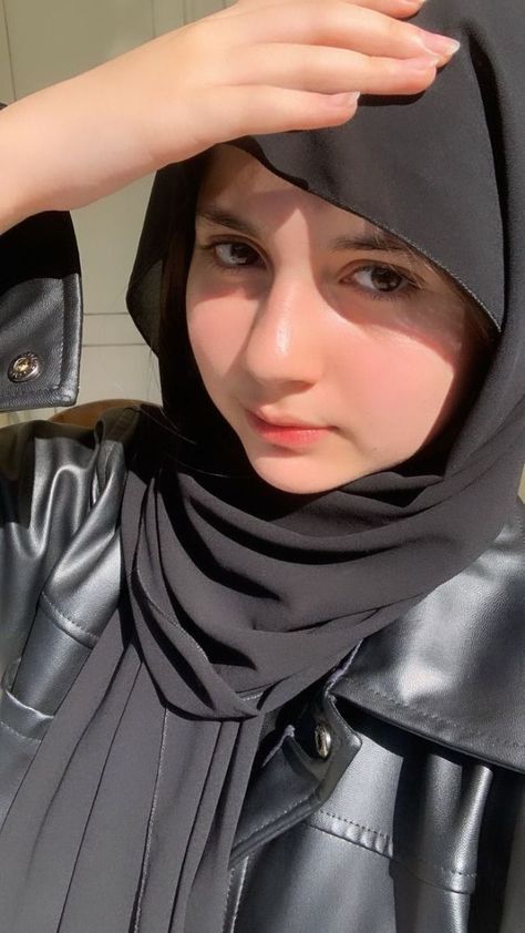 Arab Hijab, Cute Guys Snaps, Beautiful Eyes Pics, Muslim Outfits Casual, Hijabi Aesthetic, Muslim Women Hijab, Classy Photography, Beautiful Muslim Women, Fesyen Hijab