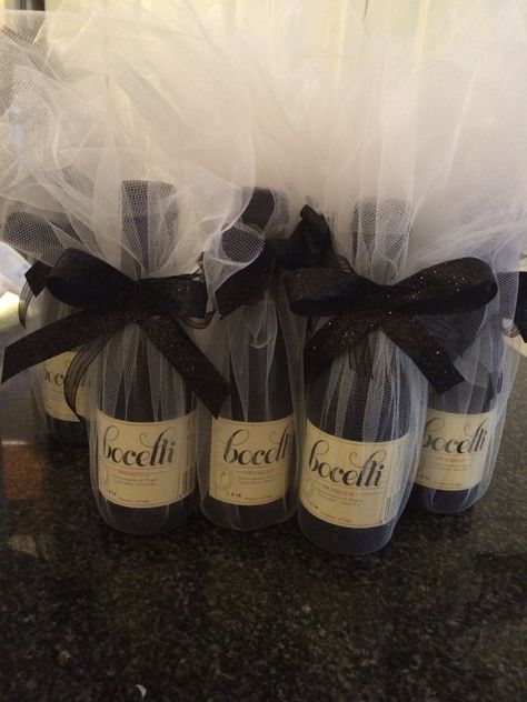 Wedding Favors Prosecco Wedding Gifts For Guests Wine, Prosecco Party Favors, Mini Prosecco Bottles Party Favors, Elegant Party Favors, Wine Bottle Wedding Gift, Bottle Party Favors, Wine Bottle Wedding Favors, Champagne Wedding Favors, Wine Favors