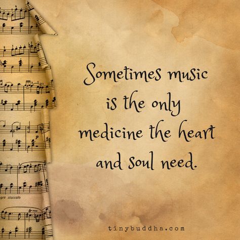 Sometimes music is the only medicine the heart and soul need. Music Quotes, Citation Pour Son Ex, Citation Parents, Inspirerende Ord, Music Heals, Music Therapy, Heart And Soul, Heart Soul, Music Is