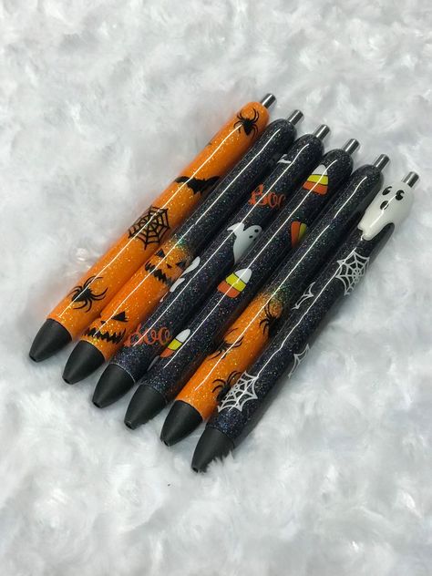 Halloween Resin Pens, Fall Epoxy Pens, Halloween Glitter Pens, Epoxy Pens Ideas, Custom Ink Pens, Epoxy Pens, Resin Pens, Pen Ideas, Fancy Pens