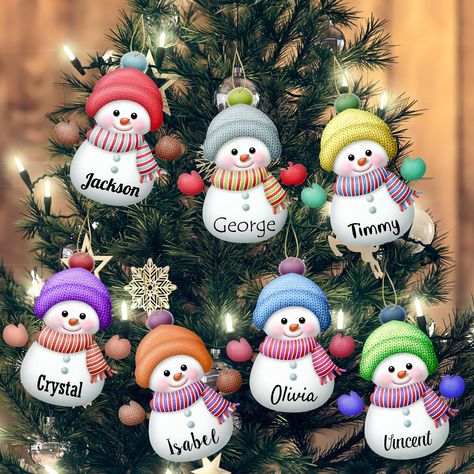 Fit Christmas Ornaments, Snowman Clay Ornament, Fimo Clay Christmas Ornaments, Simple Christmas Crafts For Adults, Snowman Themed Christmas Tree, Sculpey Animals, Wooden Xmas Ornaments, Christmas Snowman Ornaments, Beads Painting