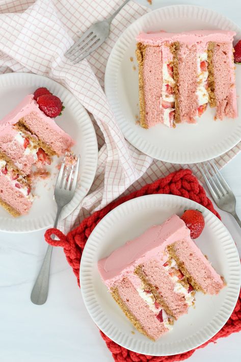 Strawberry Cake With Cream Cheese Icing, Strawberry Filled Cake, Strawberry Cheesecake Cake, Cake By Courtney, No Bake Cheesecake Filling, Homemade Strawberry Cake, Cheesecake Frosting, Strawberry Cheesecake Ice Cream, Strawberry Cream Cheese Frosting